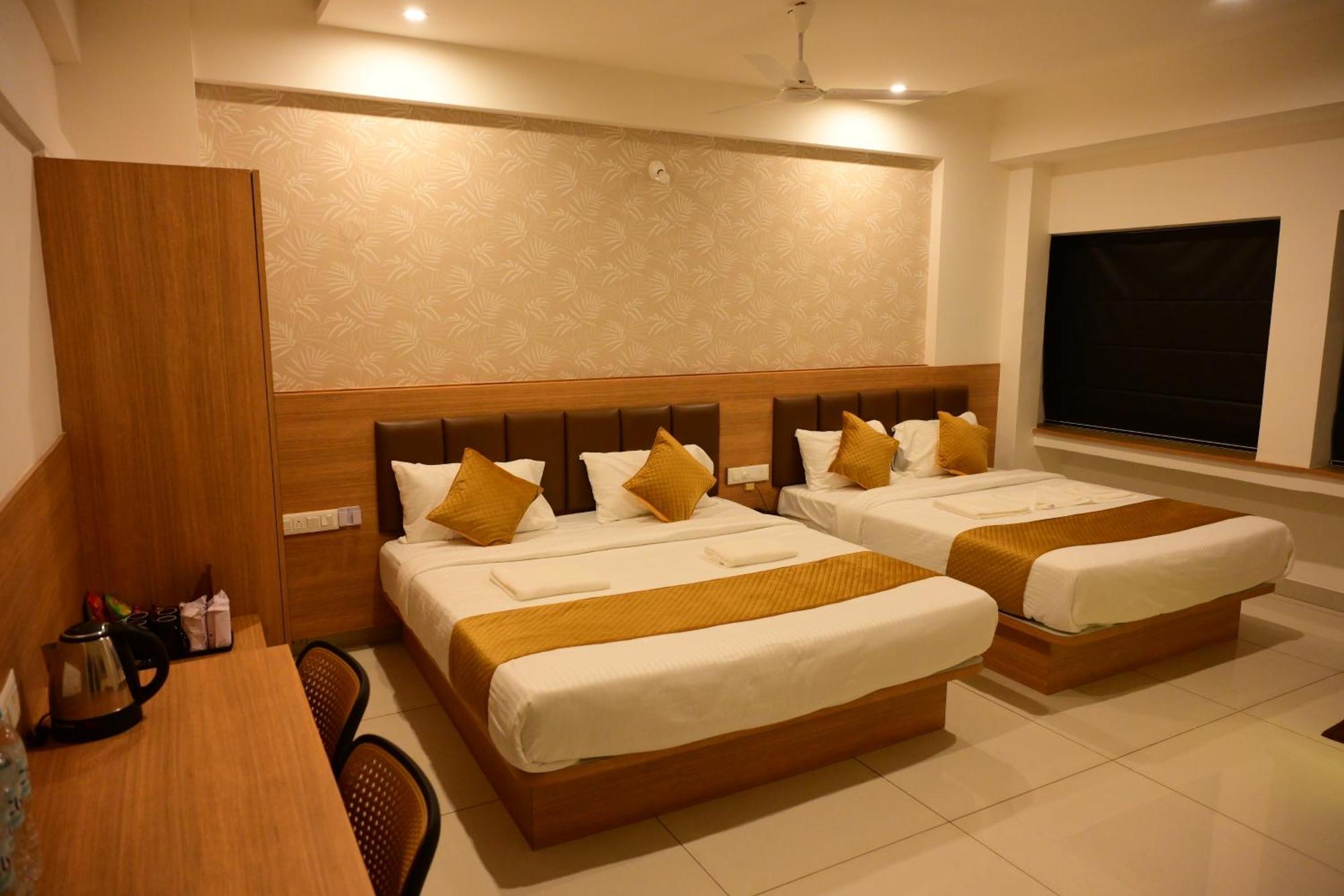 Bimba Hotels Mysore Buitenkant foto