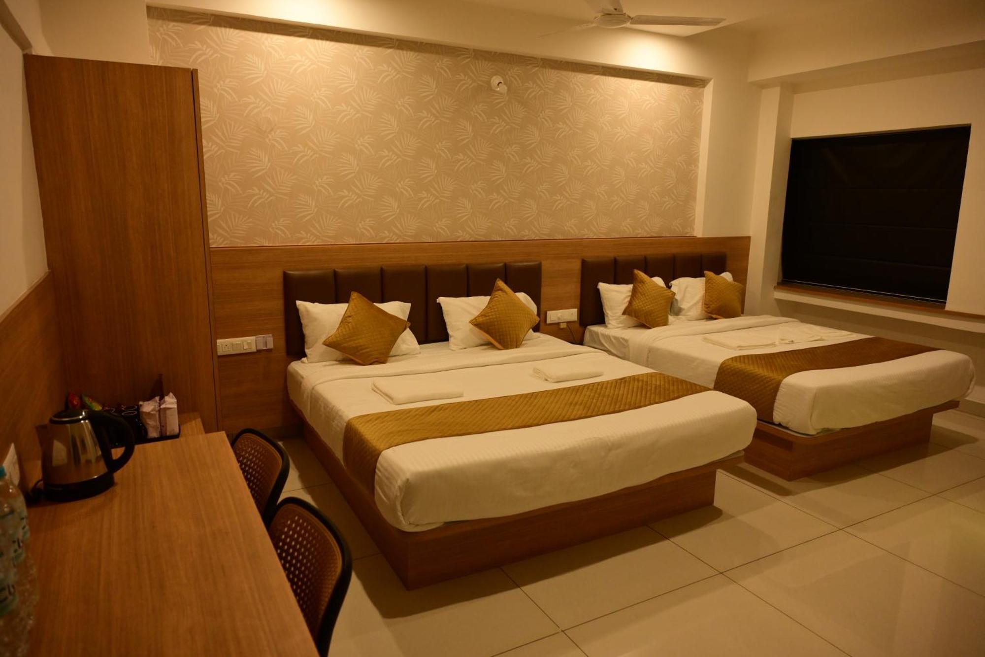 Bimba Hotels Mysore Buitenkant foto