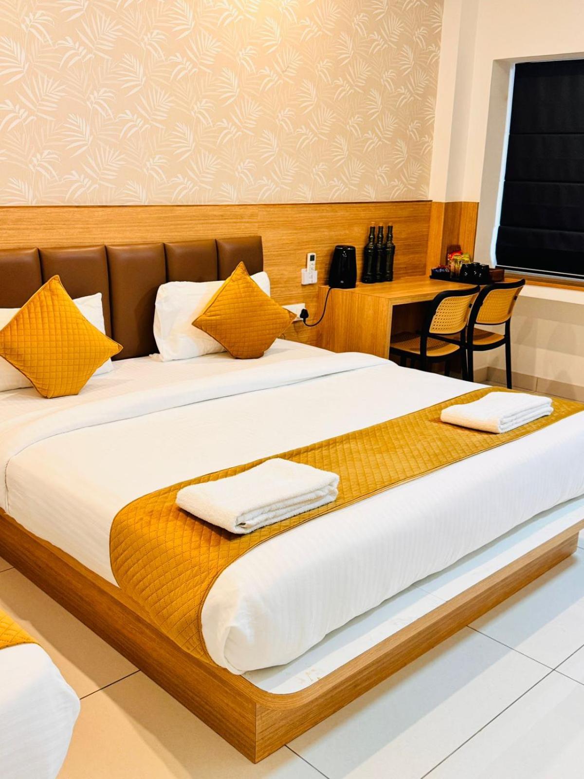 Bimba Hotels Mysore Buitenkant foto